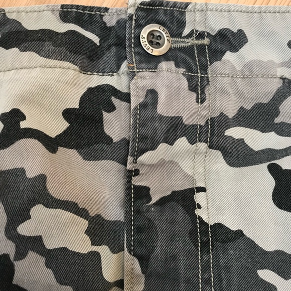 Levis Cargo Shorts Mens 42 Camo Inseam 10.5 Good Condition PC9 12463-0029 - Picture 3 of 15